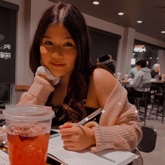 Meet your Posher, Sarah - Picture 1 of 1